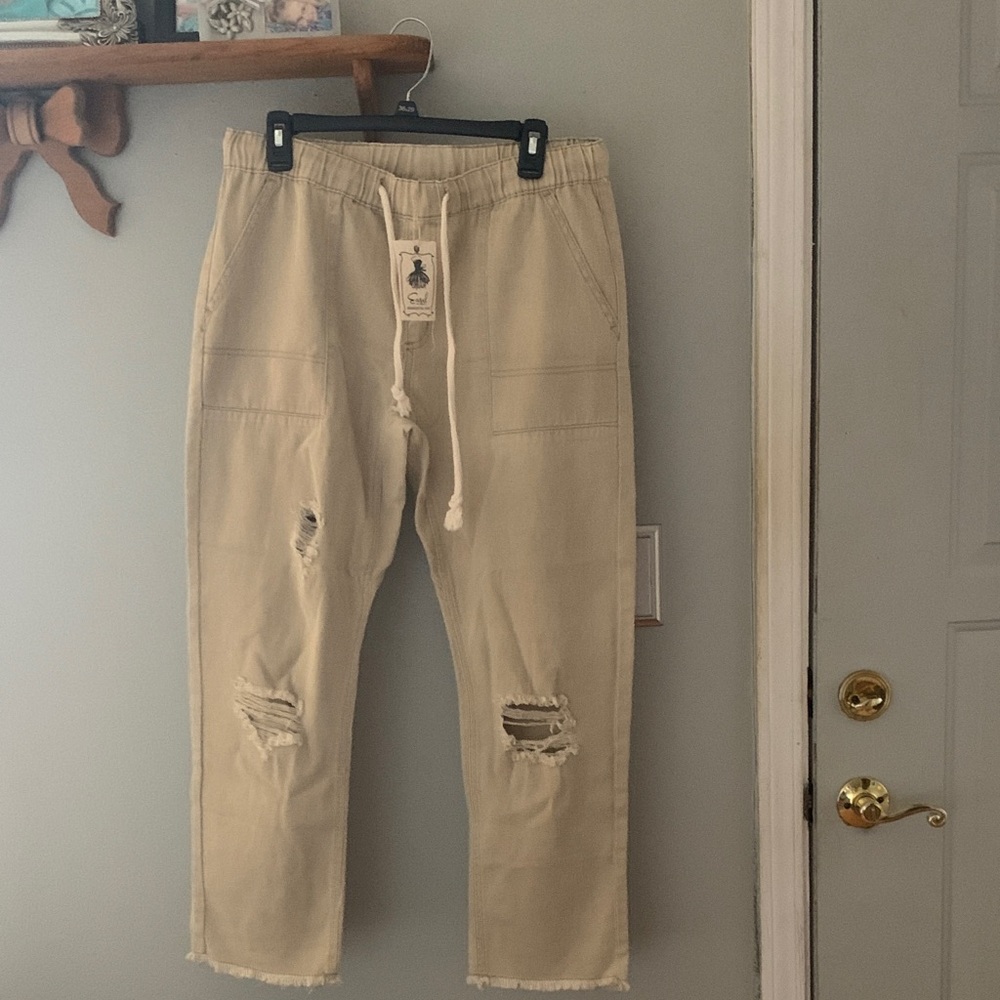 Easel Beige Distressed Jeans